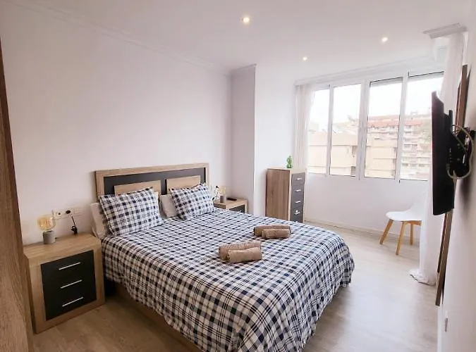 Stylish 3 Bedroom Penthouse In Marbella Centre With Large Pool Close To The Beach