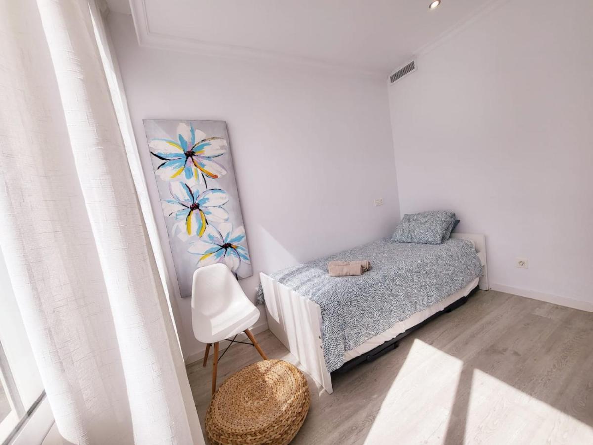 Apartemen Stylish 3 Bedroom Penthouse In Centre With Large Pool Close To The *