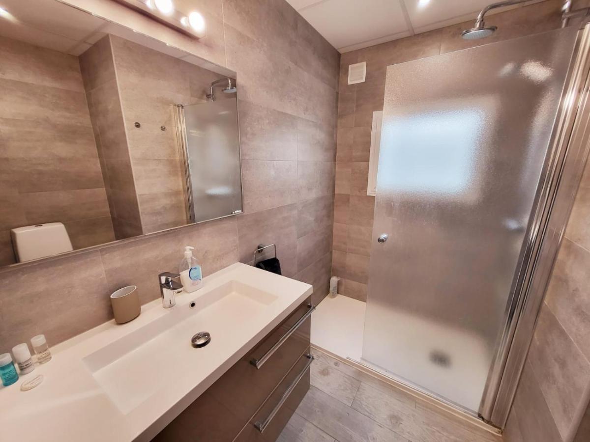 Apartemen Stylish 3 Bedroom Penthouse In Centre With Large Pool Close To The *